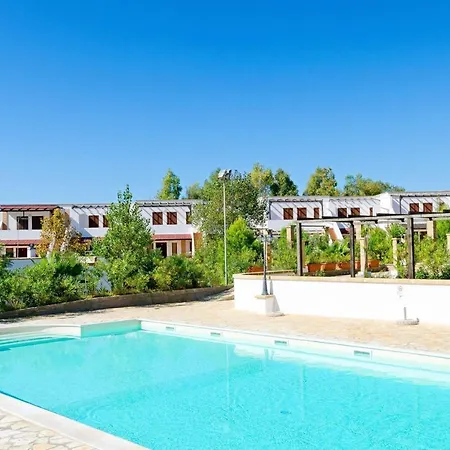 Hotel Tenuta Li Fani 3*
